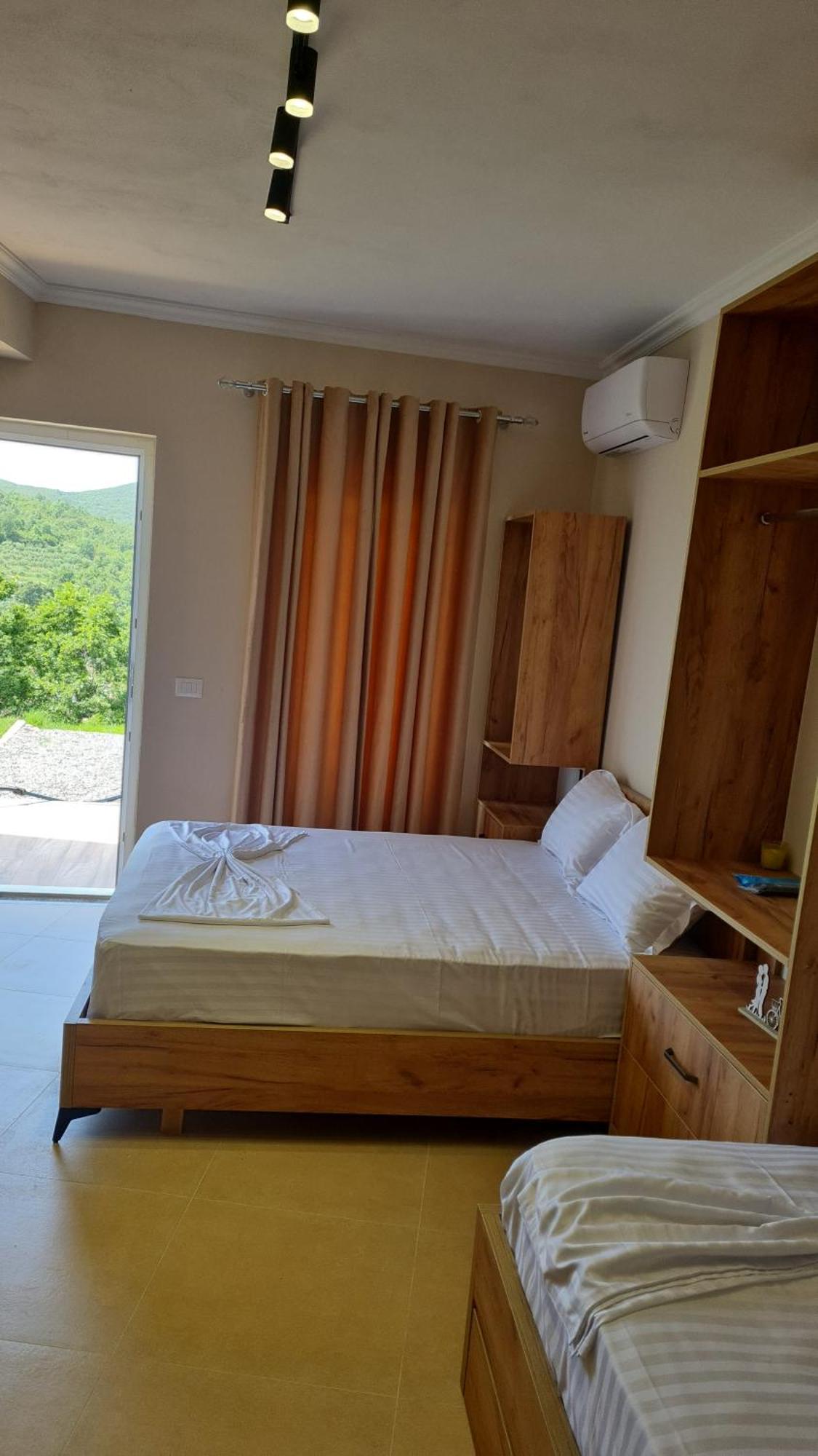 Sol Apartments Gjiri Lalzit Durrës Exteriör bild