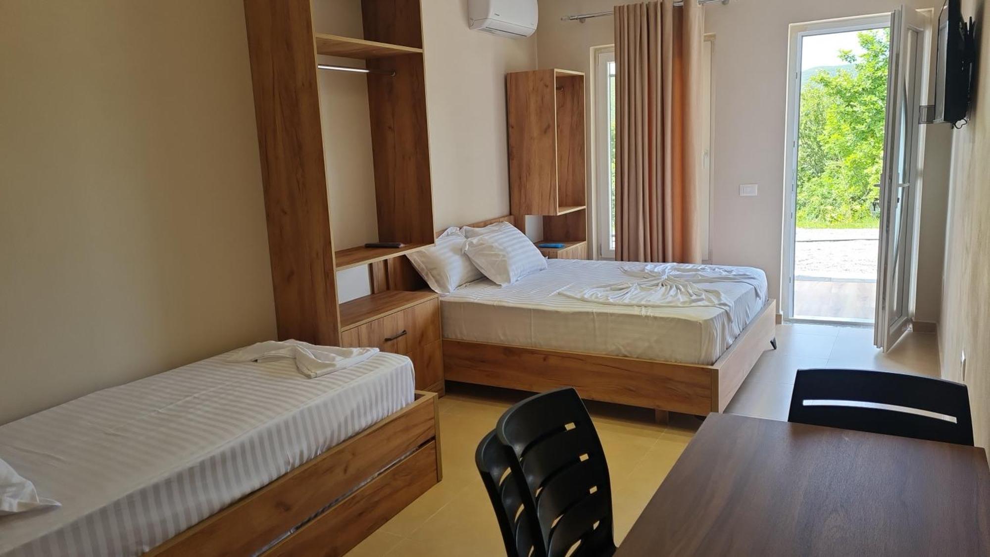 Sol Apartments Gjiri Lalzit Durrës Exteriör bild