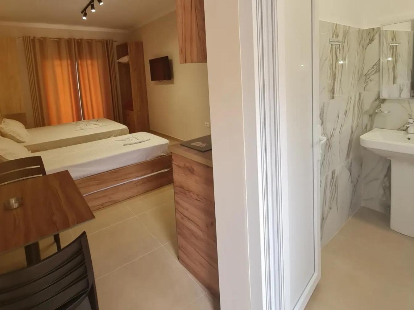 Sol Apartments Gjiri Lalzit Durrës Exteriör bild
