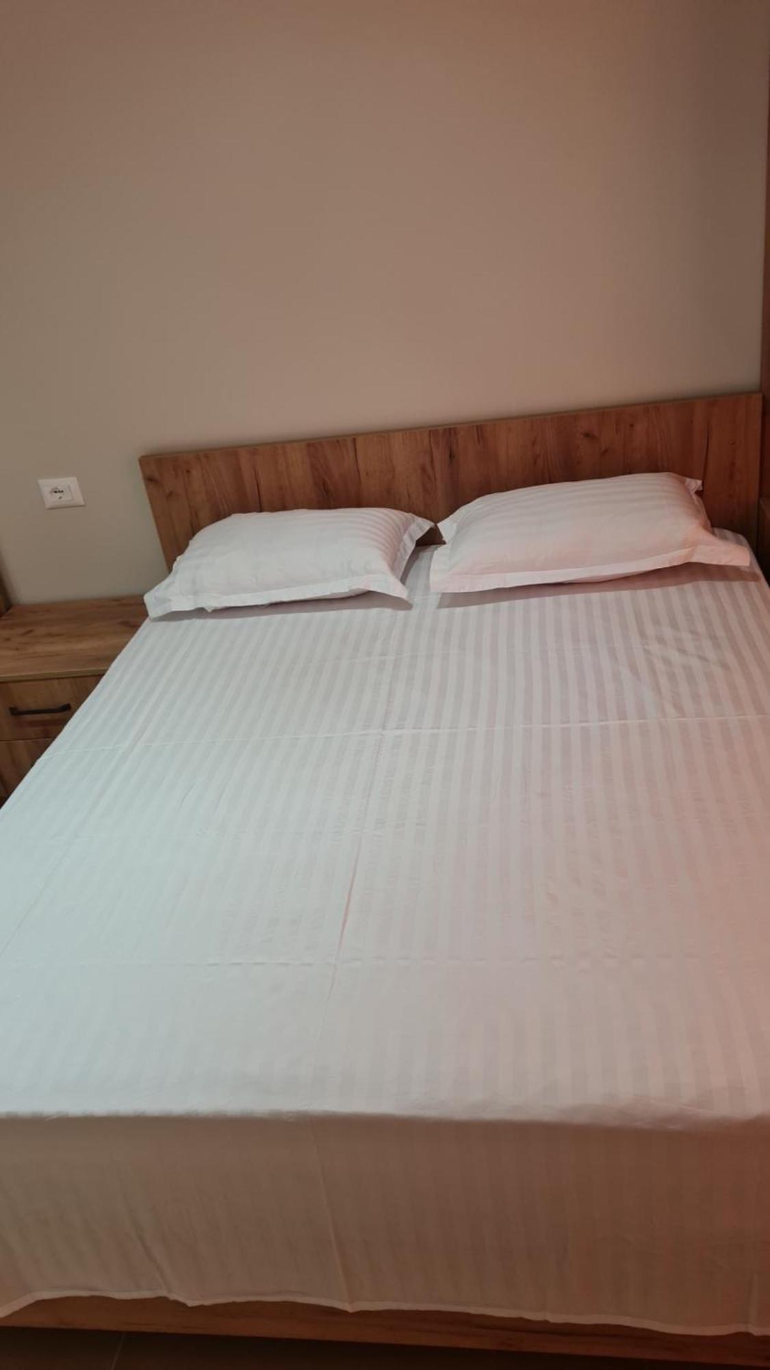 Sol Apartments Gjiri Lalzit Durrës Exteriör bild